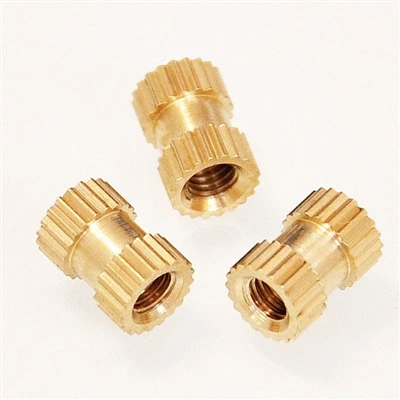 Hoe het koperen inzetstuk te installeren
